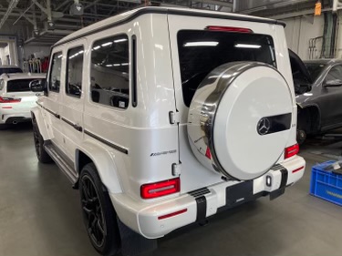 Mercedes-Benz G-Class（W463） ドアの事故ダメージ（施工前）