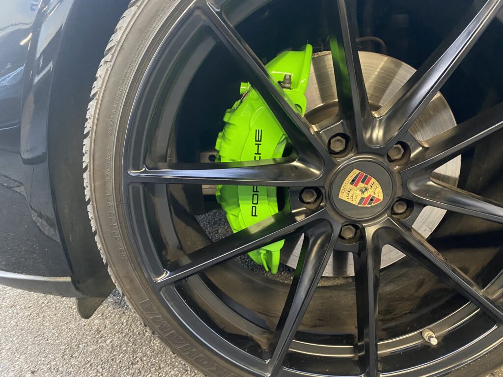 Porsche Panamera（976） ブレーキキャリパーの施工写真5