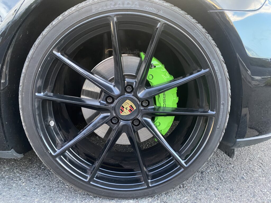 Porsche Panamera（976） ブレーキキャリパーの施工写真4