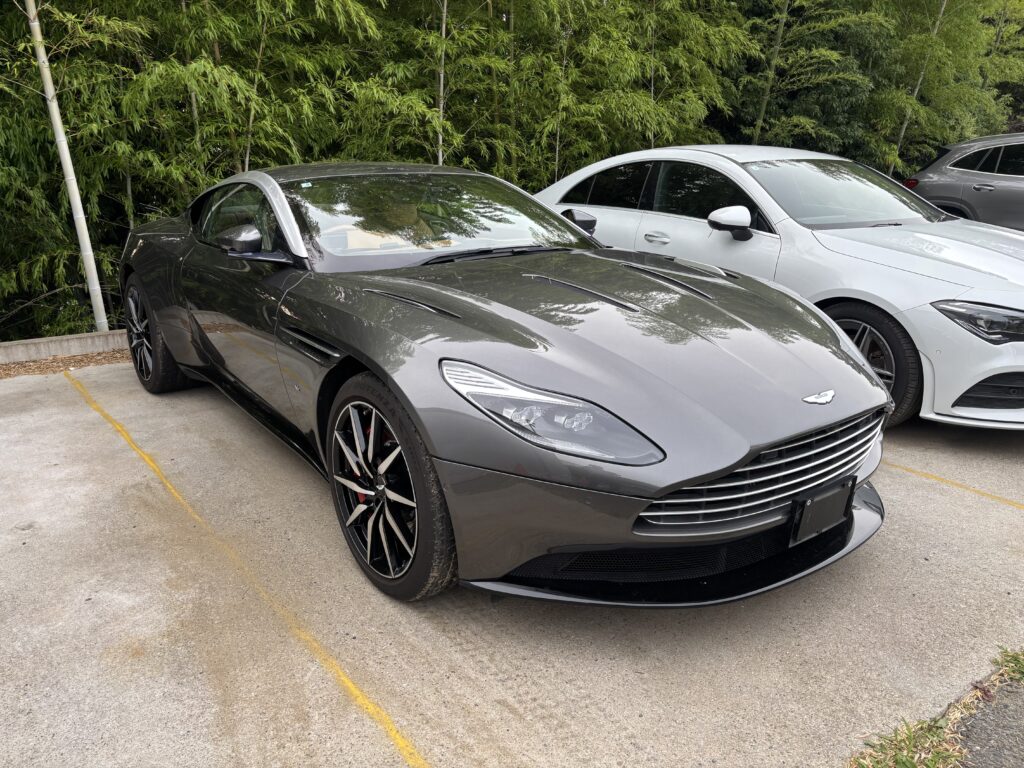 Aston Martin DB11 ミラーの施工写真1