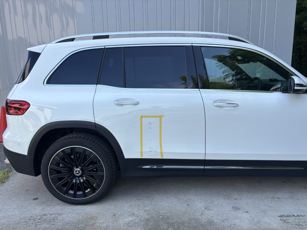 Mercedes-Benz GLA（H247） ドアの擦り傷・こすり傷（施工前）