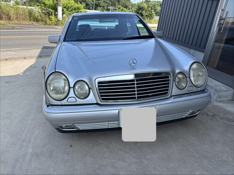 Mercedes-Benz E-Class エアロパーツの事故ダメージ（施工後）