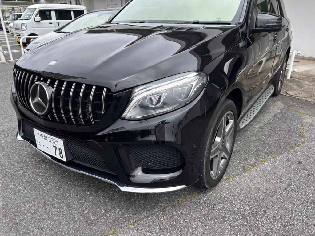 Mercedes-Benz ML（W166） フロントバンパーの施工写真1